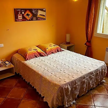 Charming With Swimming Pool Hotel 3*